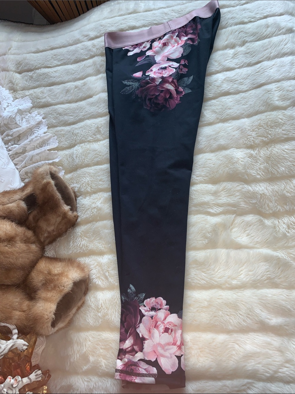Y2K Black pink roses spandex walking running yoga athletic glam leggings M - Picture 4 of 8